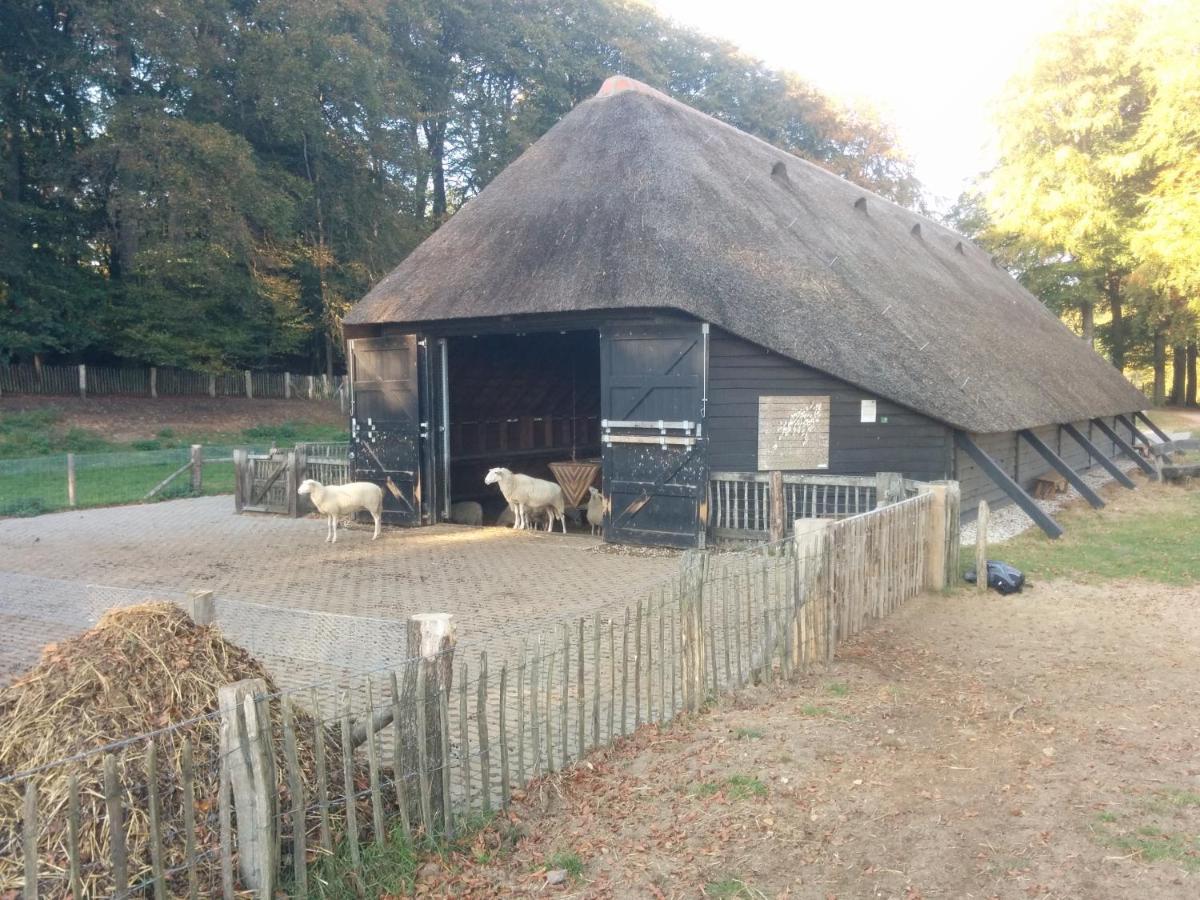 Den * Hoenderloo